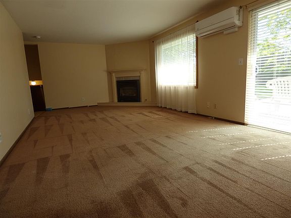 2nd image of 4509 S Sumac Dr