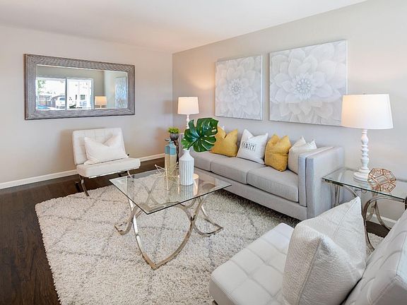 3rd image of 5535 Dwight Ave