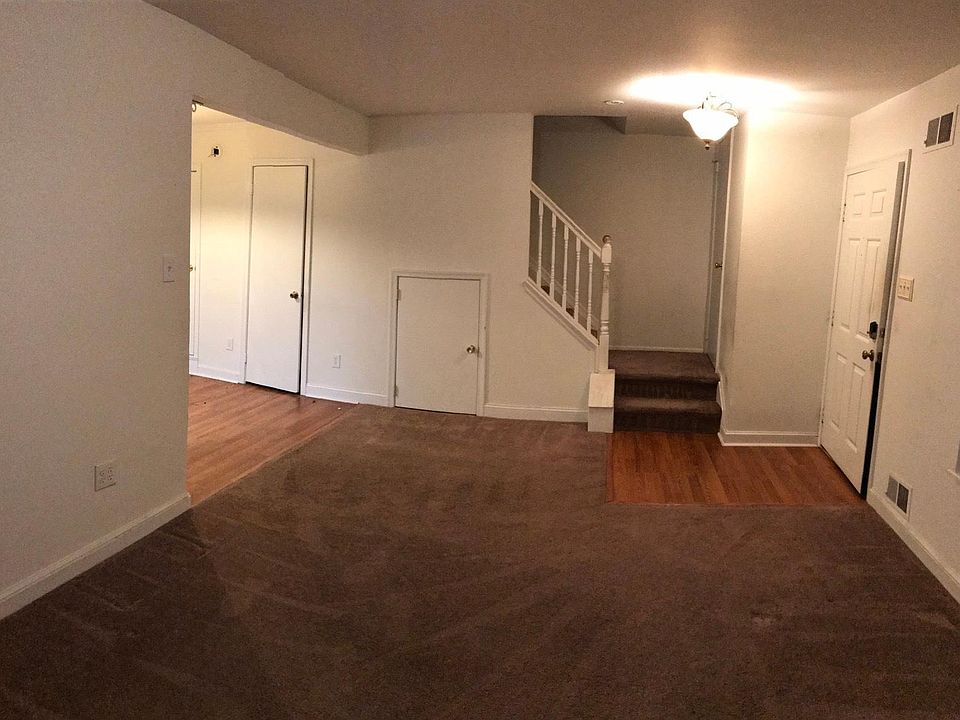 1st image of 2 Lyons Ct