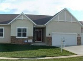 2201 Hilldale Ln, Stoughton, WI 53589