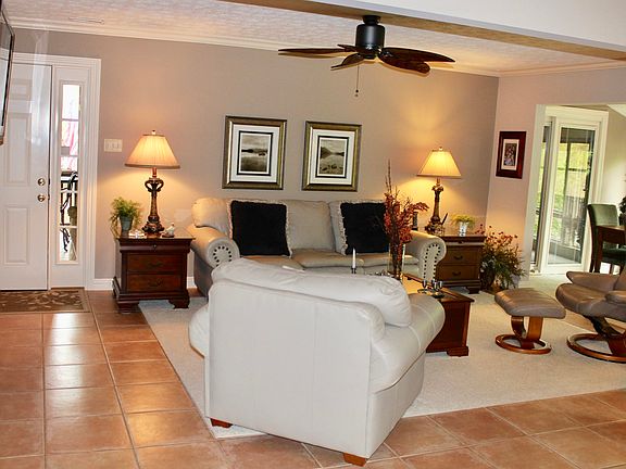 4th image of 103 Eagle Dr #2