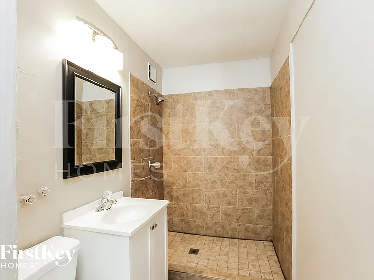 3625 N 21st Dr — Photo 10