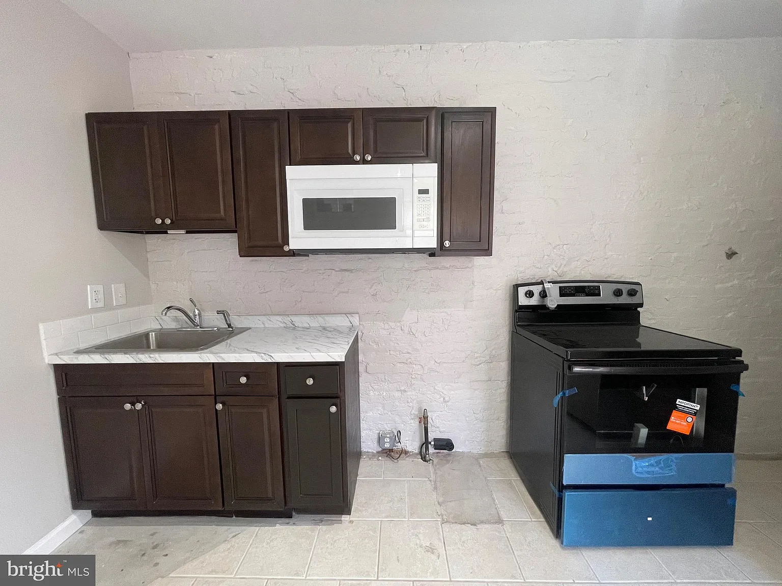 1 bed, 1708 sqft, $1,350 — Photo 3