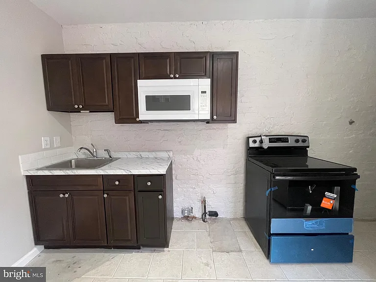 2251 S 23rd St — Photo 3