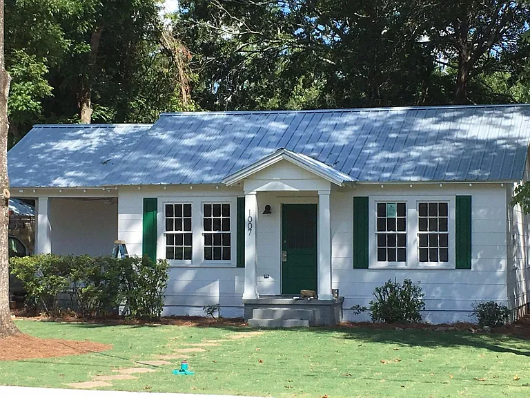 1007 Auburn St — Photo 16