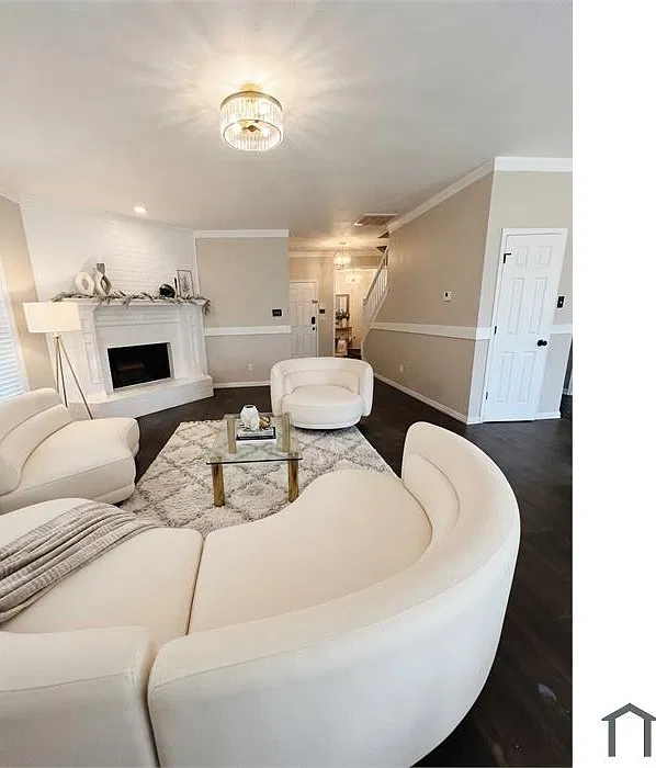 5 bed, 2.5 bath, 2621 sqft, $3,800 — Photo 2