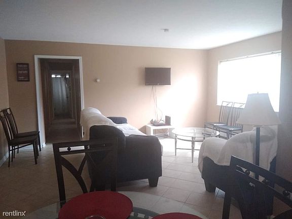 4th image of 5200 Royalton Rd #B-1