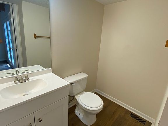5th image of 1138 Dale Dr Unit 4