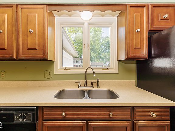 5th image of 3219 Greenbriar Rd