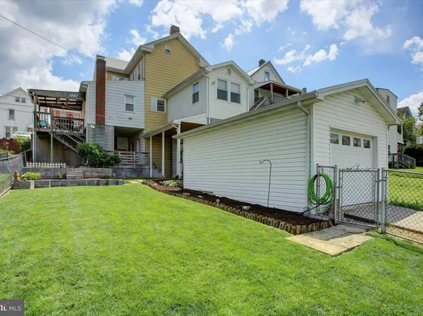 138 S Church St, Waynesboro, PA 17268