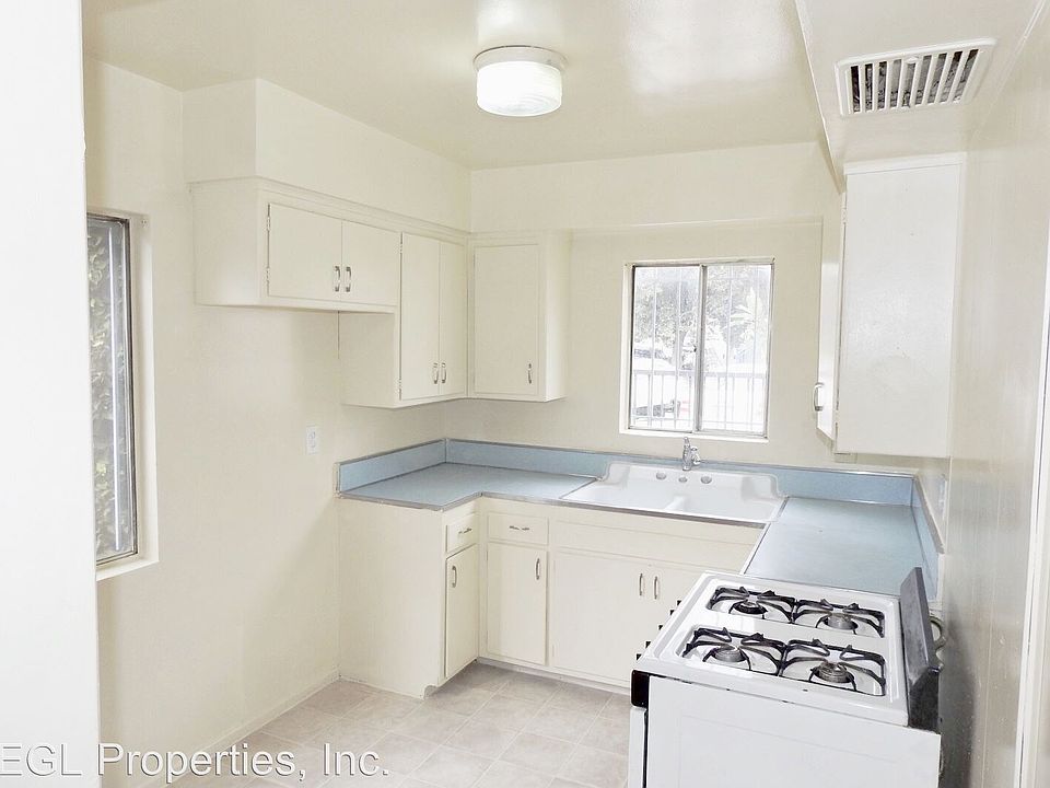 1st image of 752 S Wilton Pl APT 01