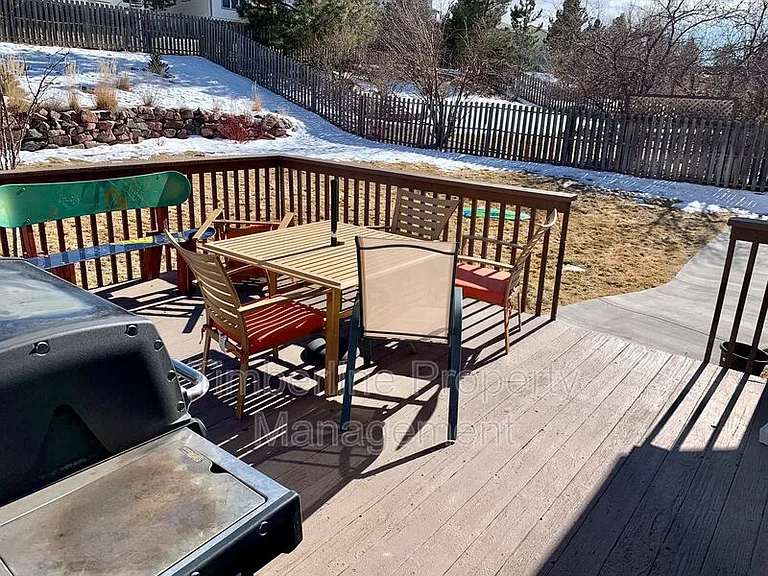 2335 Amberwood Ln — Photo 18