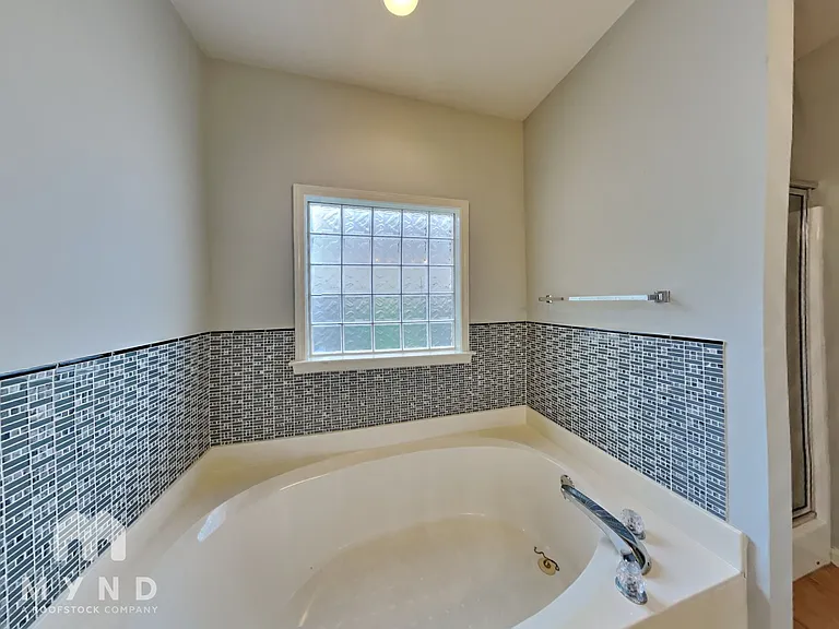 1192 Washington Dr — Photo 14