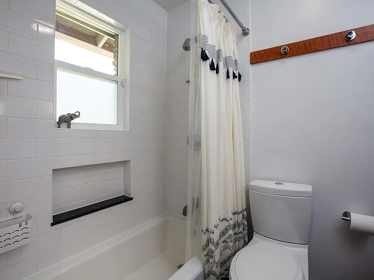 8511 Jamestown Dr — Photo 17