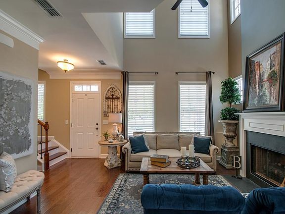 5th image of 301 Levisa Ln