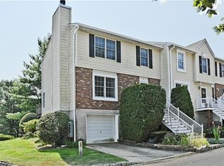 14 Cambridge E #14, Oxford, NJ 07863