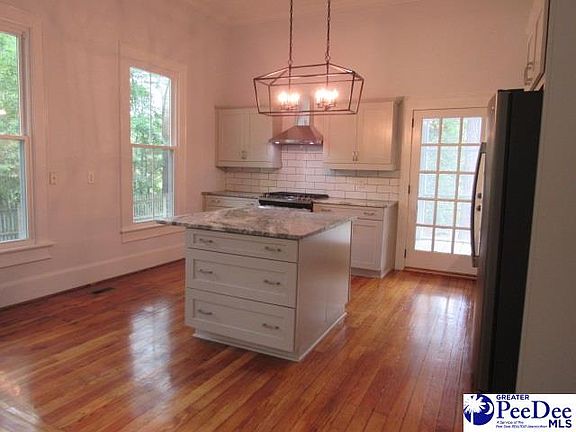 5th image of 605 Kirkwood Ct