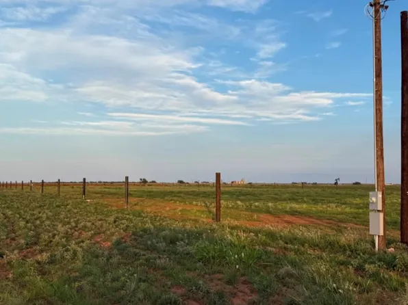 2018 Reinland Rd, Brownfield, TX 79316