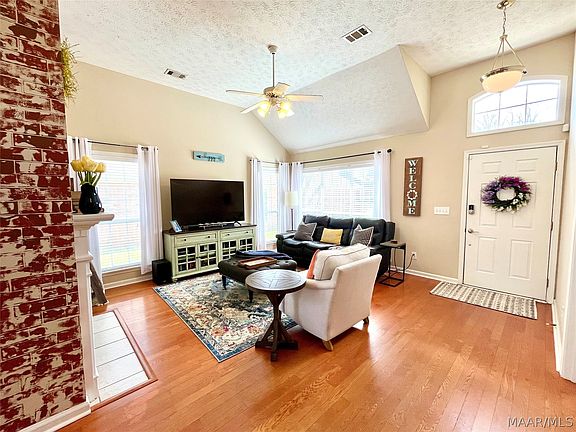 4th image of 800 Autumn Ridge Rd