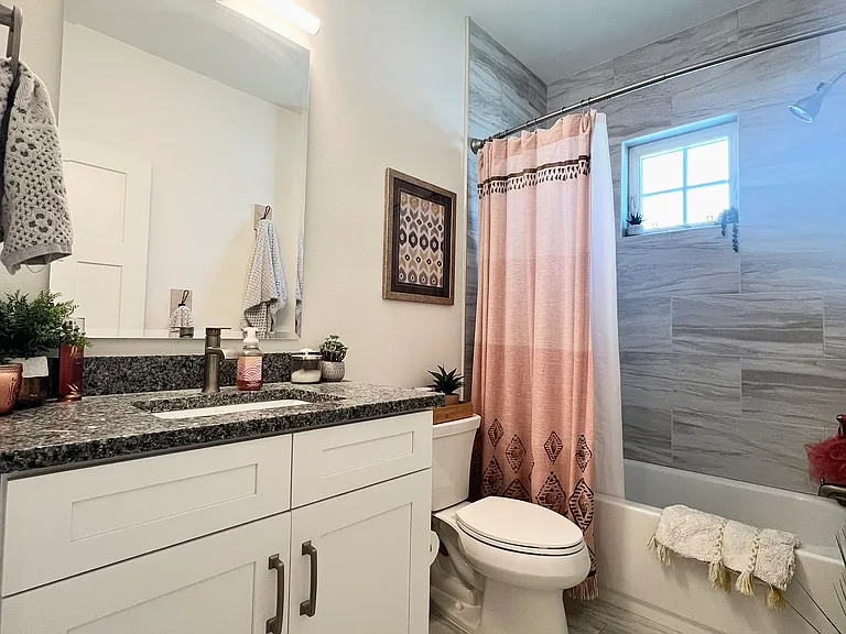 141 N Ring Ave — Photo 25