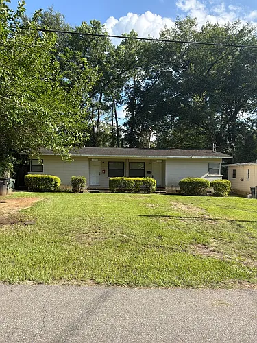 1327 Charlotte St Photo 1
