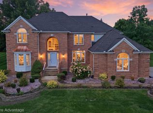 48548 Castleside Dr, Canton, MI 48187