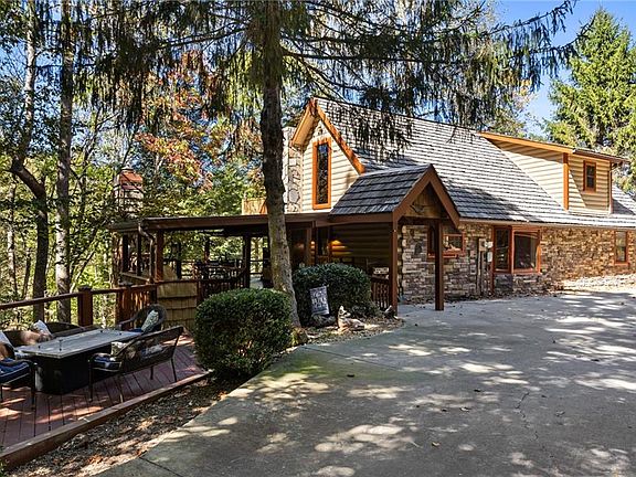 4th image of 454 High Country Dr