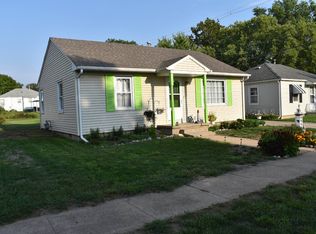 112 Memorial Dr, Hebron, NE 68370