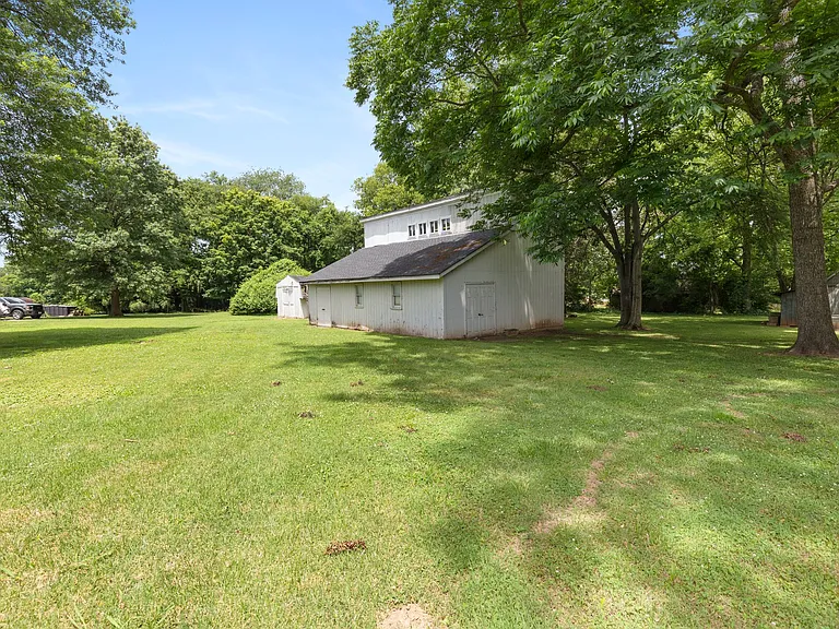 3228 Lakeshore Dr — Photo 42