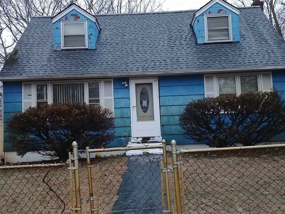 1st image of 20 Groves Dr