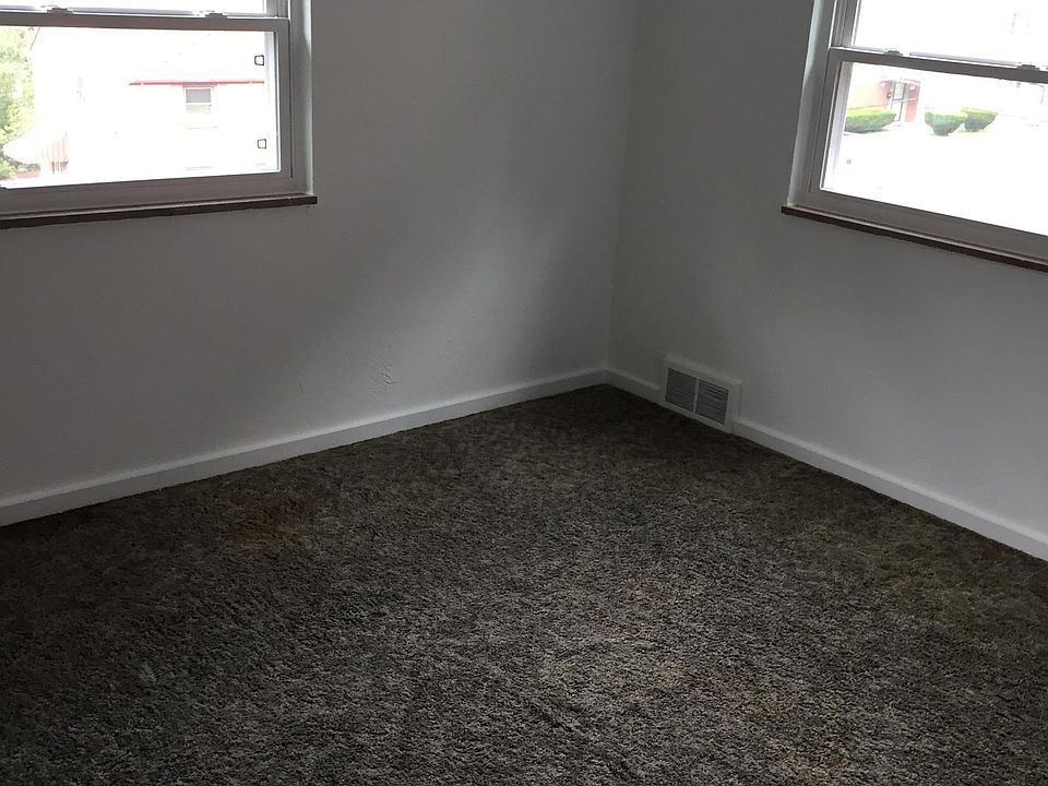 2nd image of 255 Merritt Ave