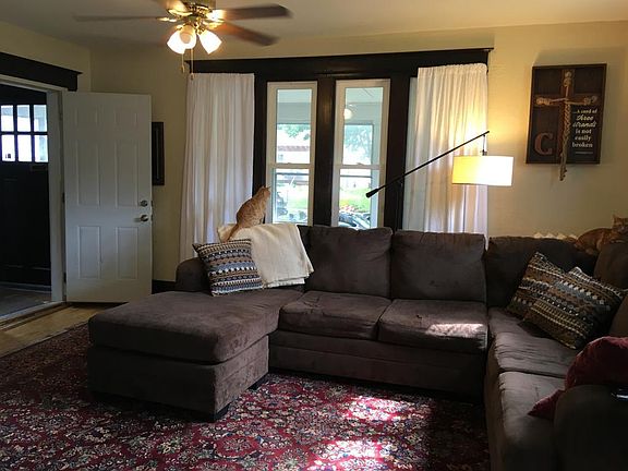 5th image of 901 Geranium Ave E