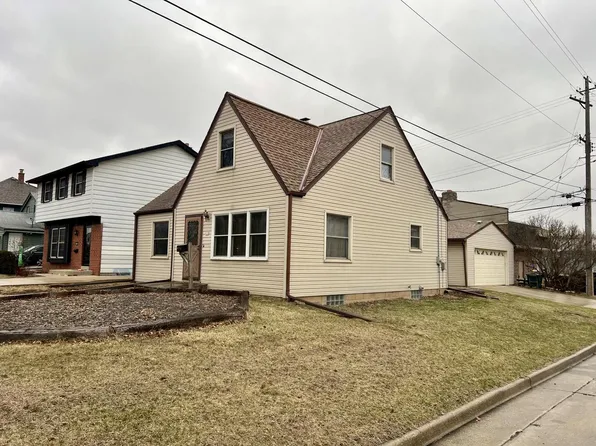 836 South 109th STREET, West Allis, WI 53214