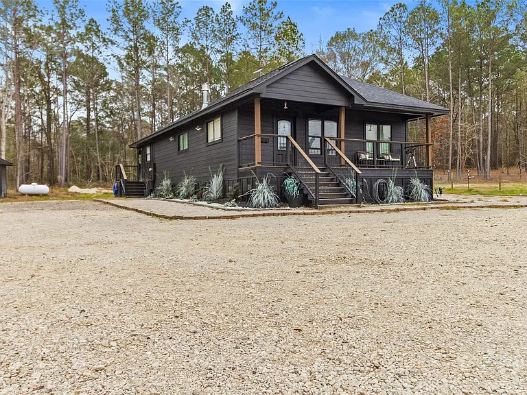 180 Jordan Rd — Photo 2