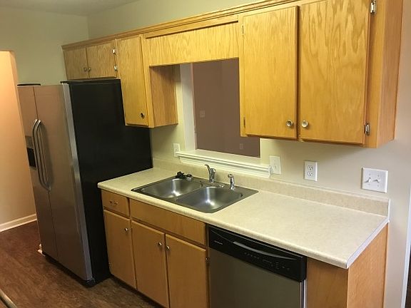 3rd image of 83 Yellow Jasmine Ct