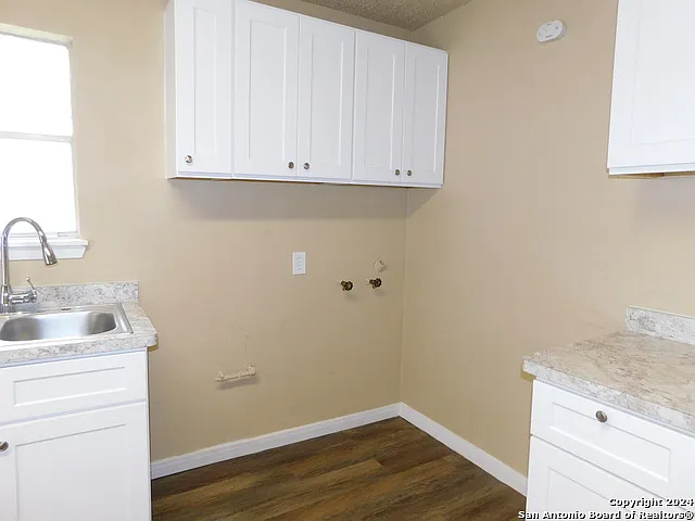 9017 Garnett Ave — Photo 7