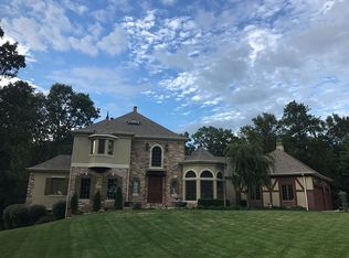 2065 S Crescent Pl, Springfield, MO 65809