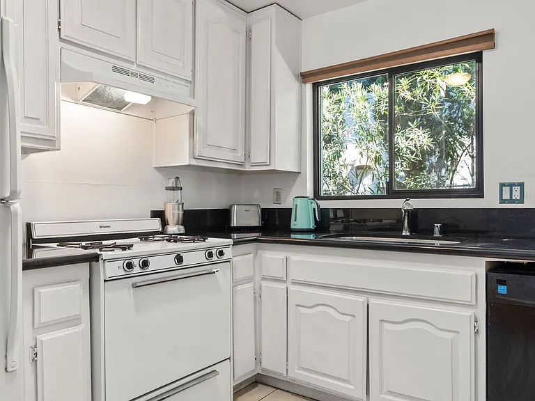 1823 Pelham Ave #3 — Photo 11
