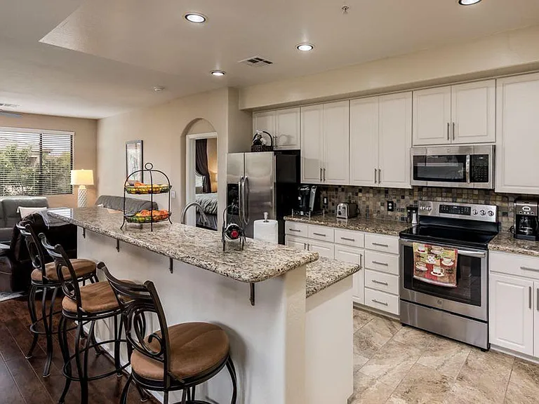 705 W Queen Creek Rd — Photo 2