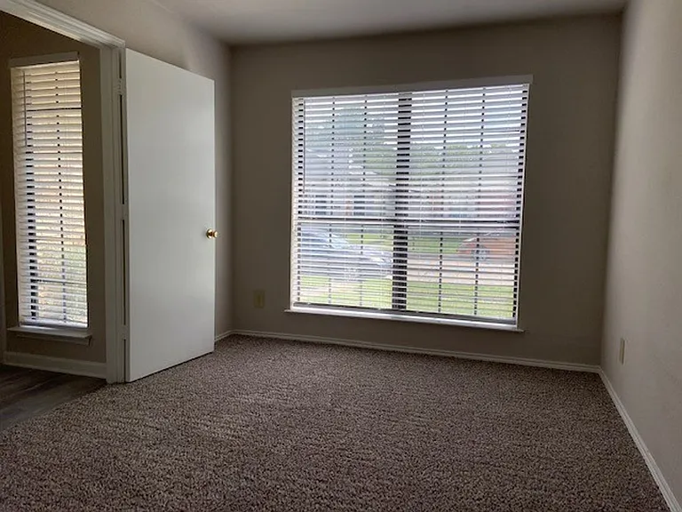 2303 Markland St — Photo 21