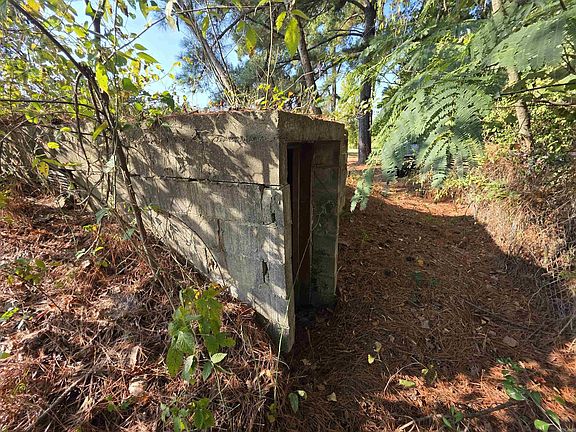 5th image of 309 Elliott Rd