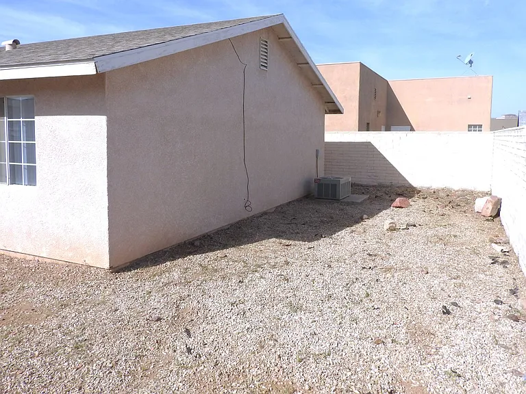 1925 Motor Ave — Photo 22