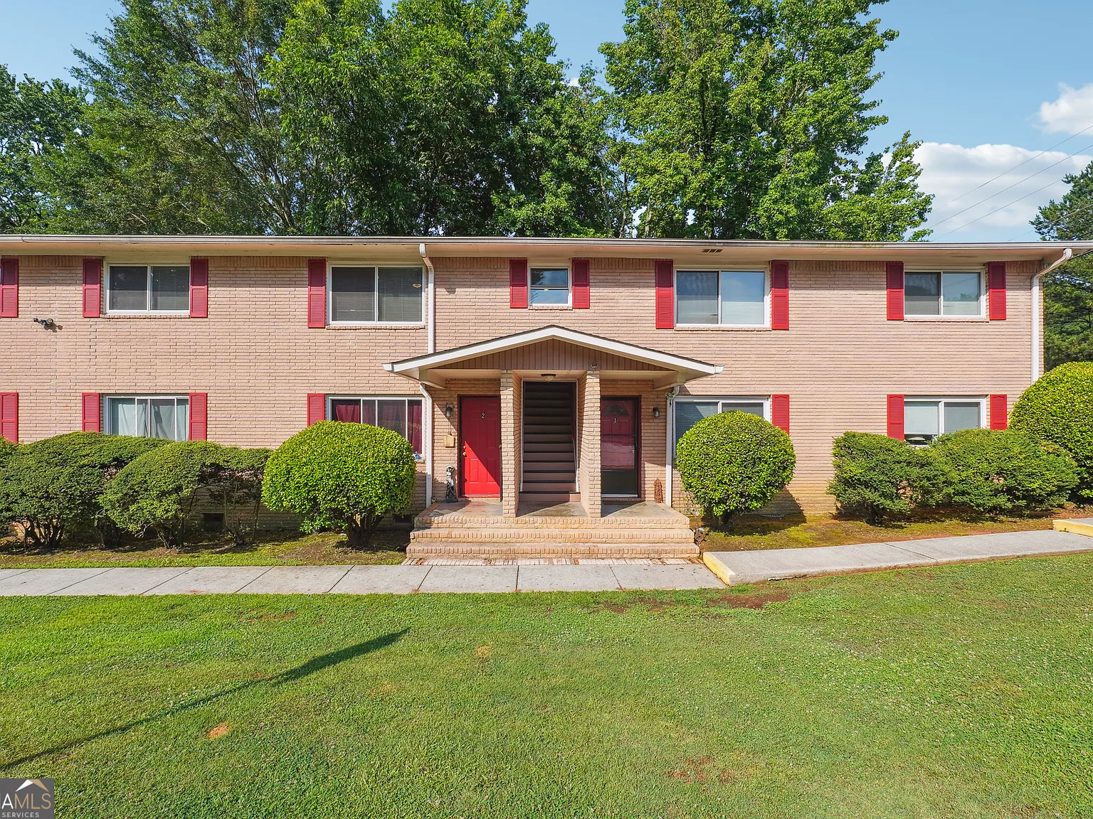 2 bed, 1.0 bath, $1,295 — Photo 1