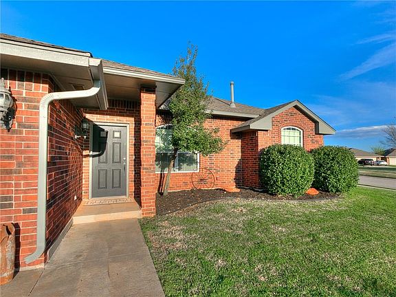 2nd image of 21889 Meadow Mist Cir