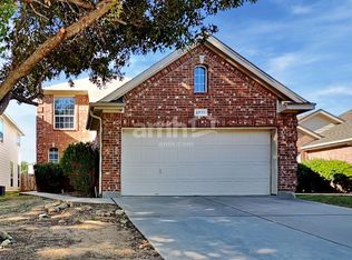 2736 Mountain Lion Dr, Fort Worth, TX 76244