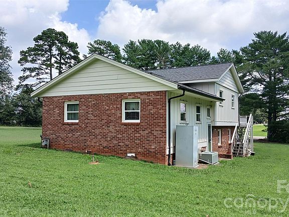 5th image of 3830 Dowell St
