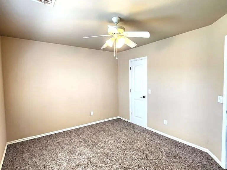 13705 & 13707 Oxford Dr — Photo 27