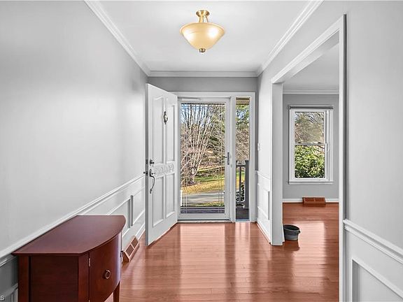 5th image of 3606 Squirewood Dr
