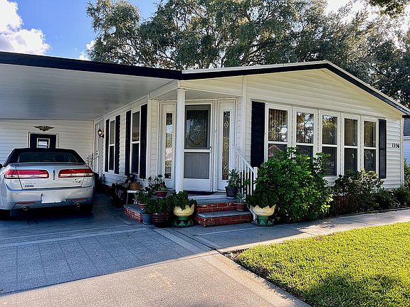 3rd image of 1356 E Schwartz Blvd
