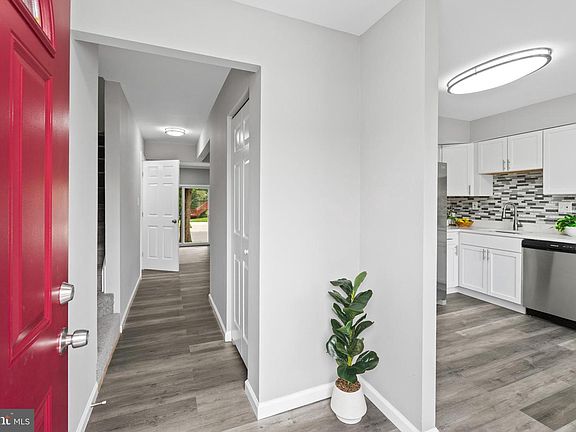 5th image of 69 Mountain Green Cir